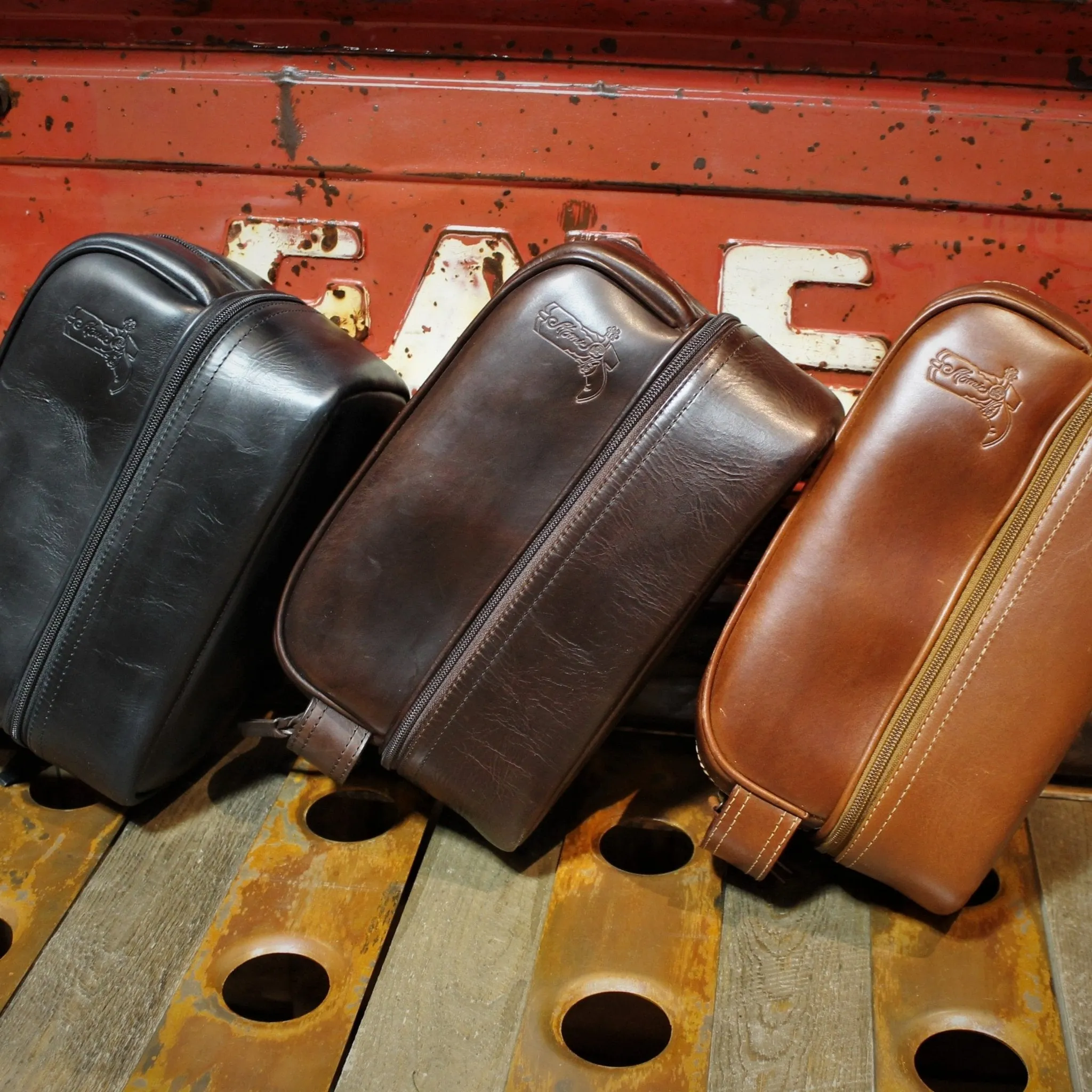 HIGHWAYMAN Shave Kit- Leather Out, Silk inside