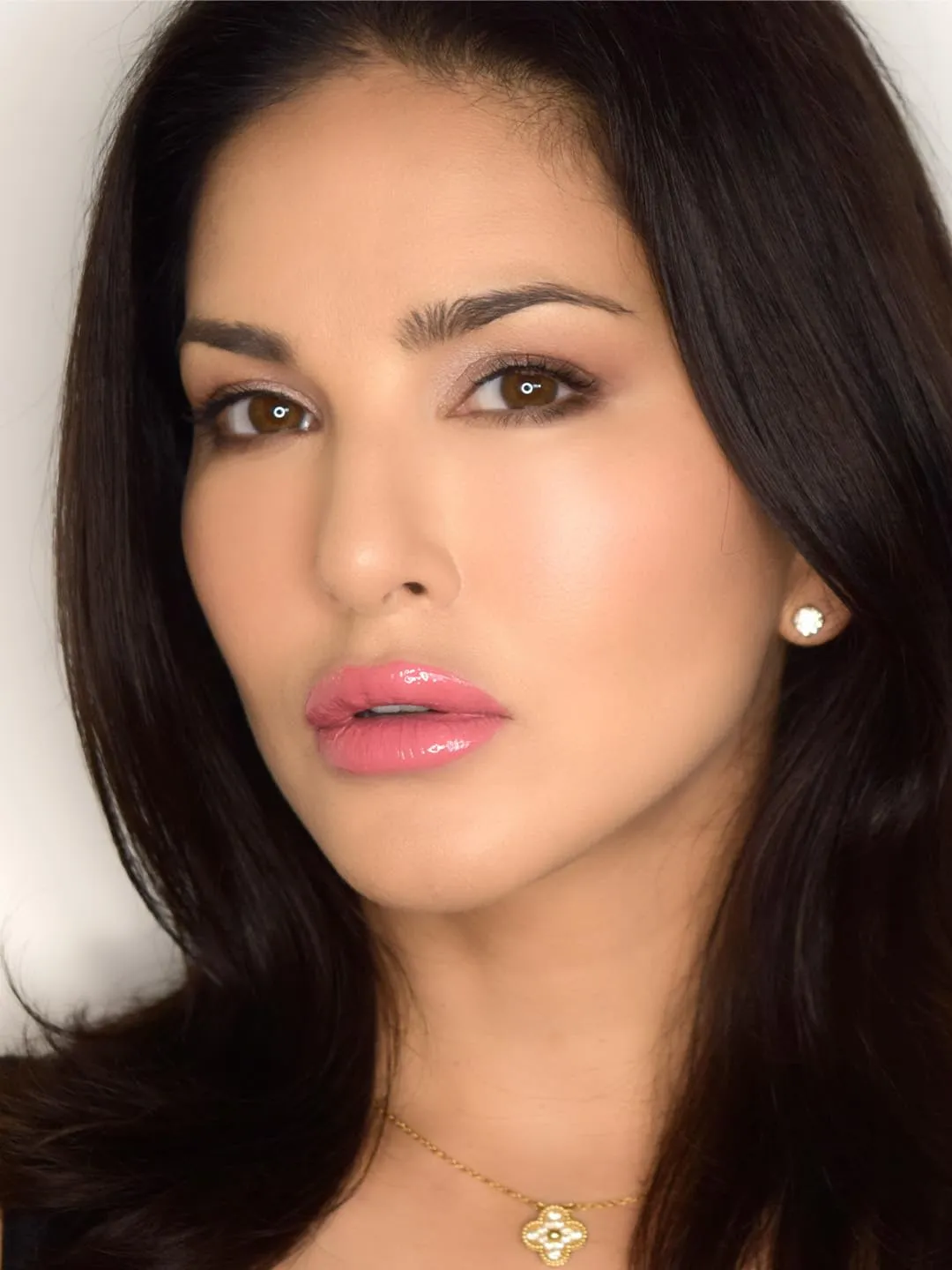 STARSTRUCK BY SUNNY LEONE New Shades of Lipstick   Lip Gloss   Lip Liner Lip Kit (3PC Lip Kit) (Pink Peony)